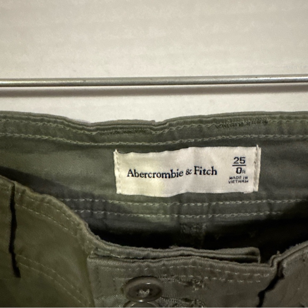 NWOT Abercrombie & Fitch Women’s Relaxed Army Green Cargo Pants 25/0R - Picture 5 of 10